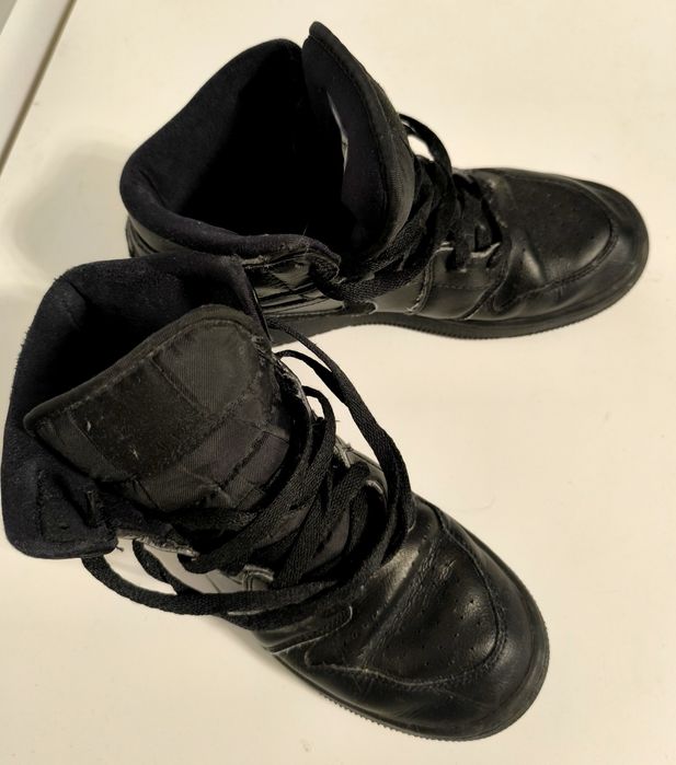 NIKE AIR JORDAN 1 MID rozmiar 38,5 EUR / 5,5 UK czarne używane