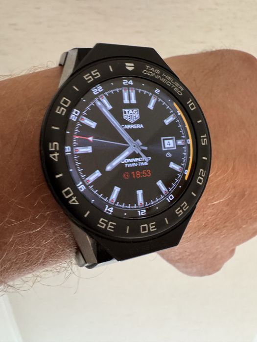 TAG Heuer Connected Modular 45, sprawny, z ładowarką