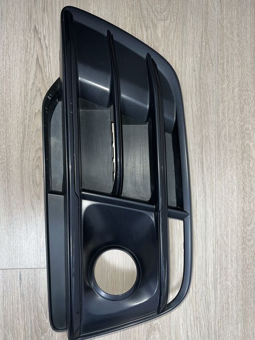 Решетки переднего бампера AUDI Q5 80A