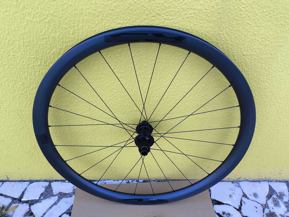 Rodas carbono Novatec R3 disc