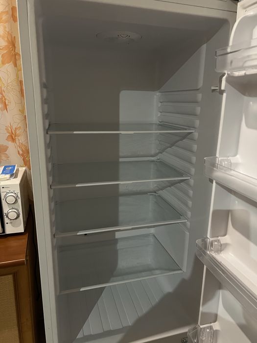 Продам двохкамерний  холодильник Delfa 2022 року