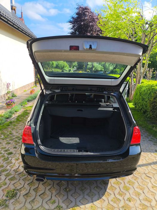 BMW E91 2011 2.0 163 km