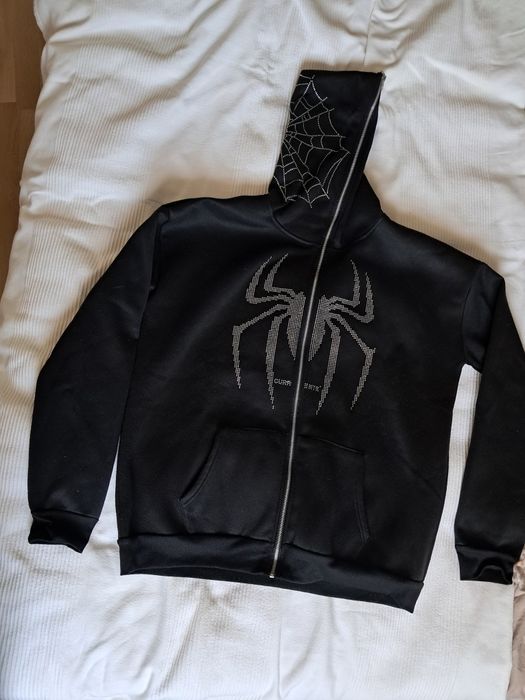 Czarna bluza z kryształkami