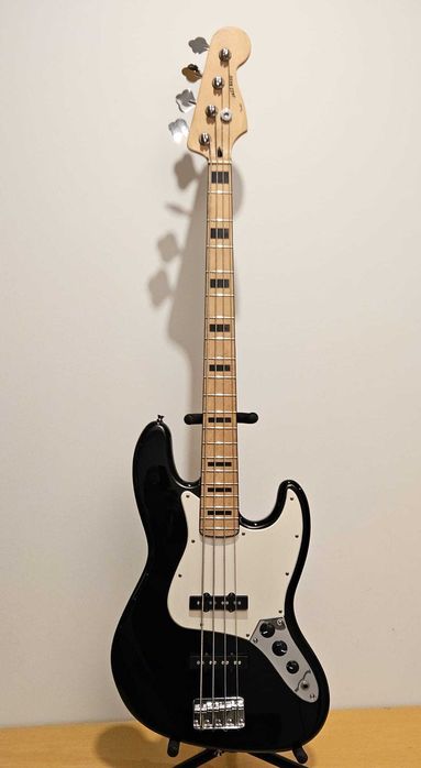 Squier Jazz Bass