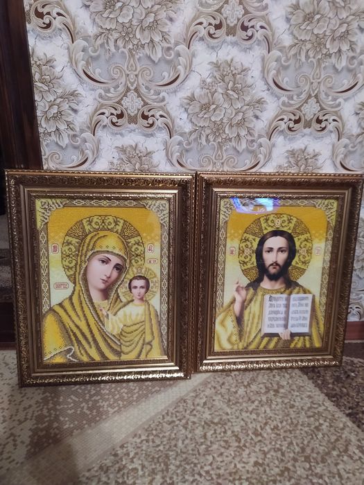 Ікони вишиті бісером