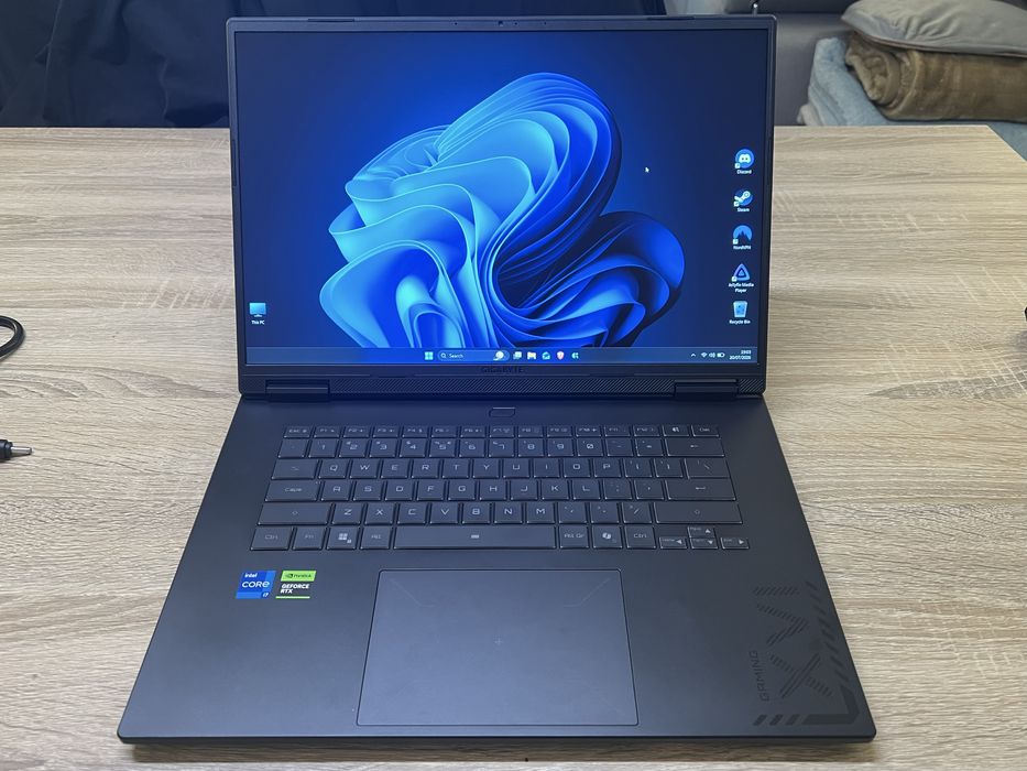 Gigabyte A16 | i7-13620H | RTX 4050 6GB | 16GB DDR5 | SSD 1TB | Como Novo
