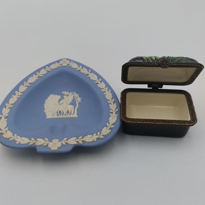 Таблетниця Old Tupton Ware/ та Попільничка Wedgwood