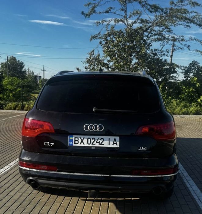 Audi q7 2012 g.