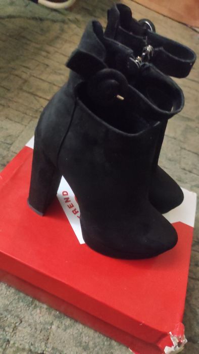 Сапожки замшевые