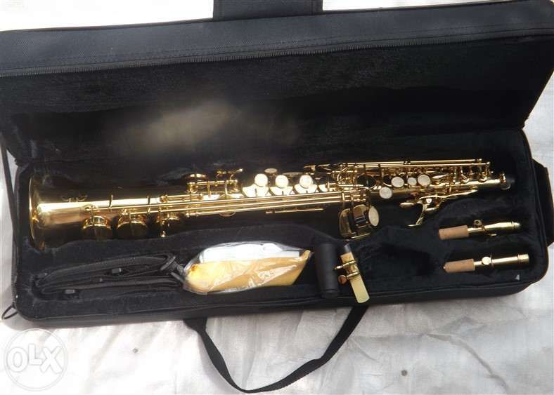 Saxofone soprano dourado velho marca Karl Glaser