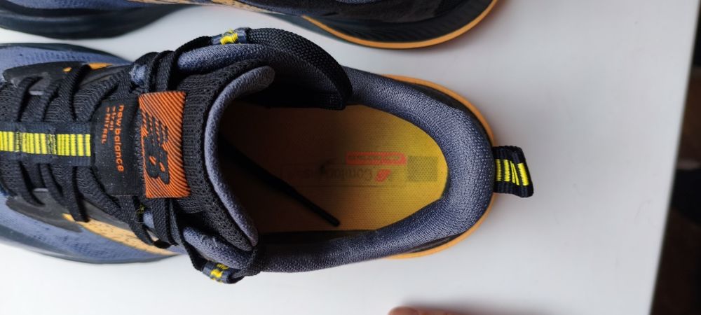 кросівки New Balance