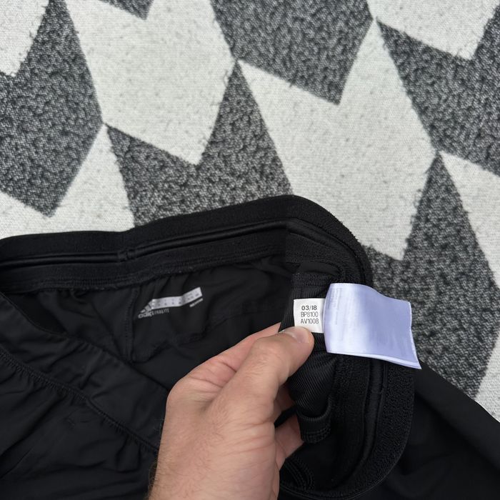 Нові шорти Adidas XL