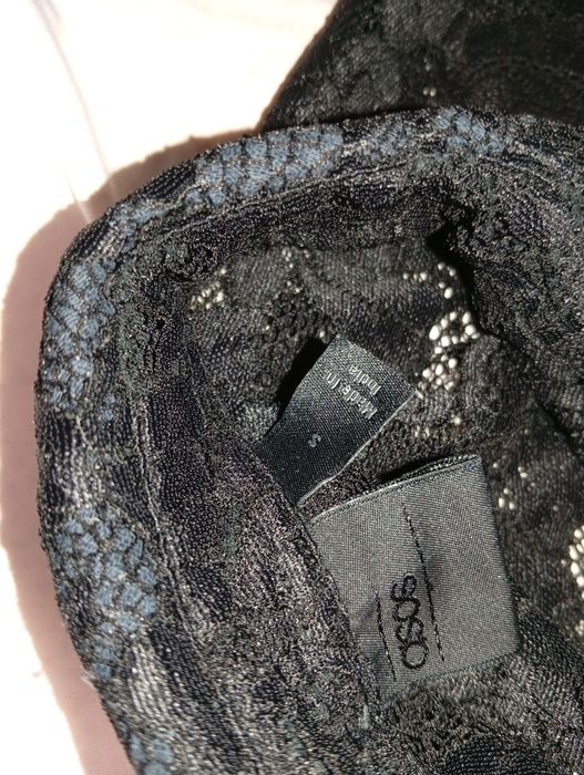 Черная гипюровая рубашка ASOS, акцентный крой и фактура