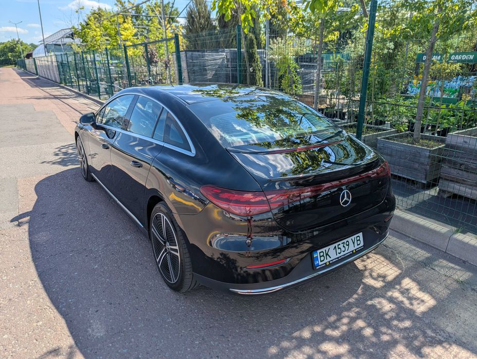 MERCEDES EQE Електромобіль