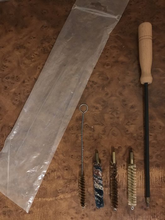 Продам новый набор для чистки ствола пистолета