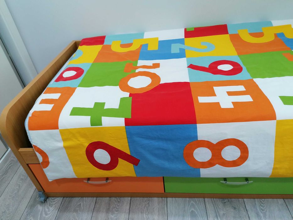 Cama com gavetas para quarto criança/jovem