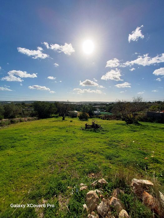 Alugo magnífico terreno com vista mar e serra,