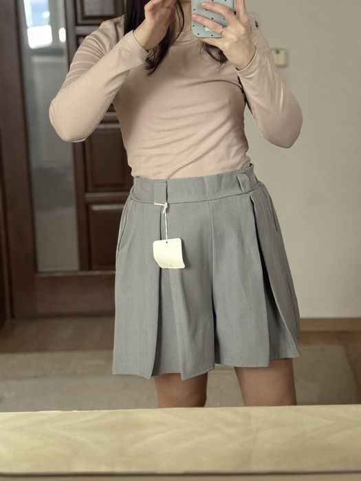 Шорти нові сірі