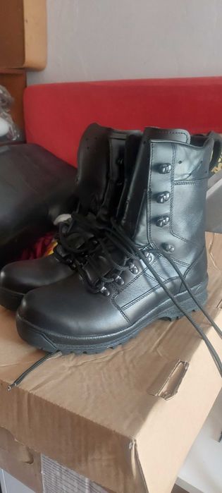 Бєрци чорні шкіряні 41 розмір