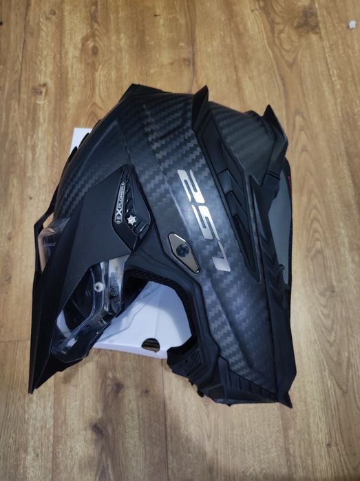 Capacete LS2 explorer carbon