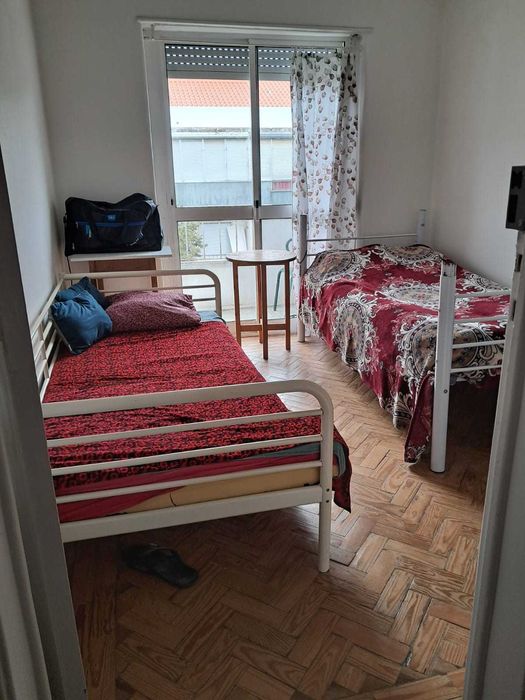 Quarto  partilhado/Damaia