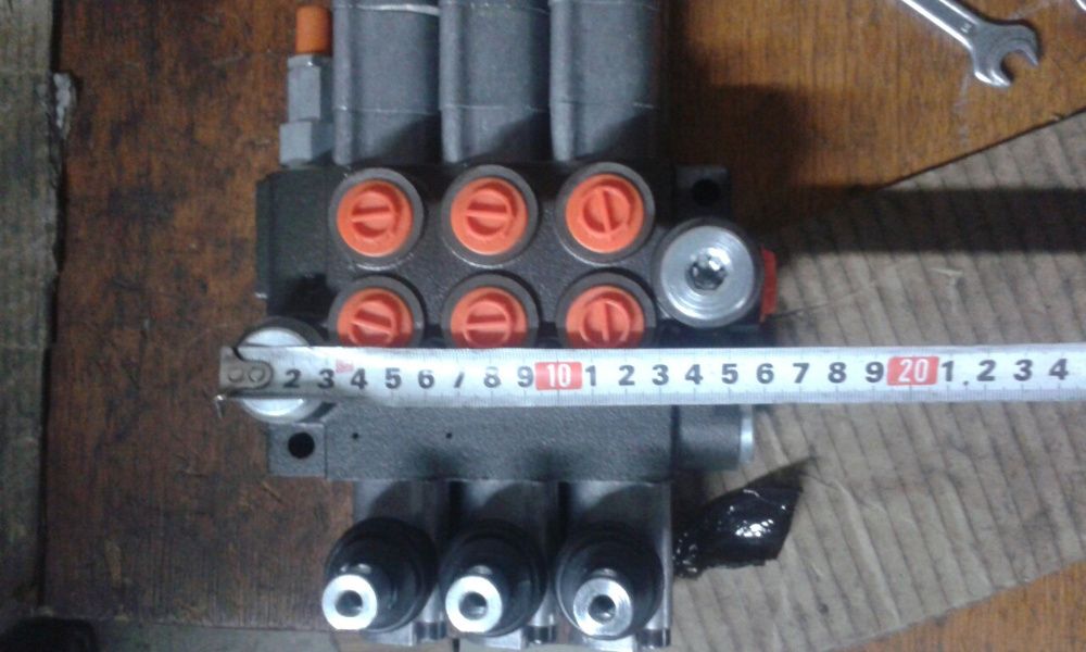 Гидравлический распределитель с плавающим положением на мтз, юмз т25