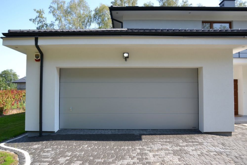 Producent Brama garażowa segmentowa Bramy garażowe przemysłowe 3,90*2