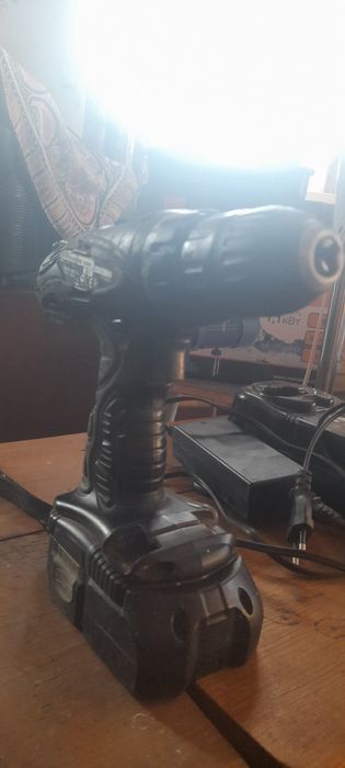 Продам шуруповерт