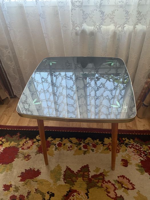 Продам журнальний столік та стілець