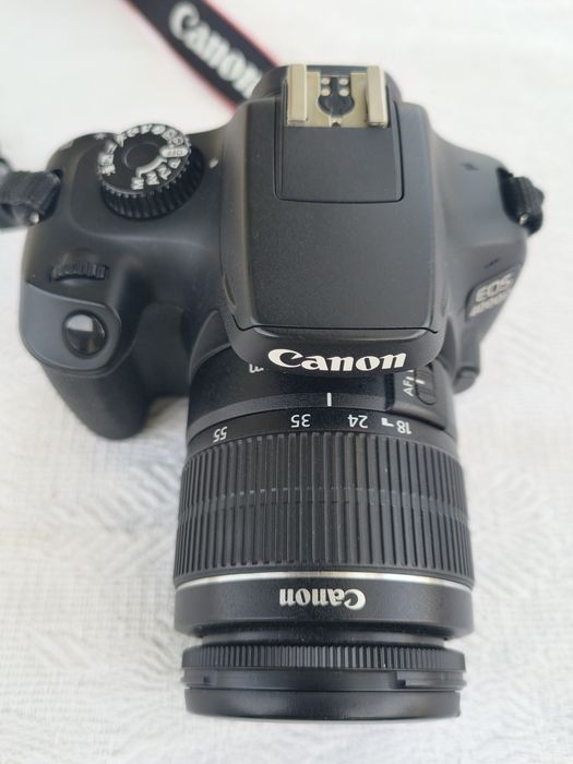 Câmera Canon 4000D*Como Nova*+ lente 18-55m +cartão SD 64gb