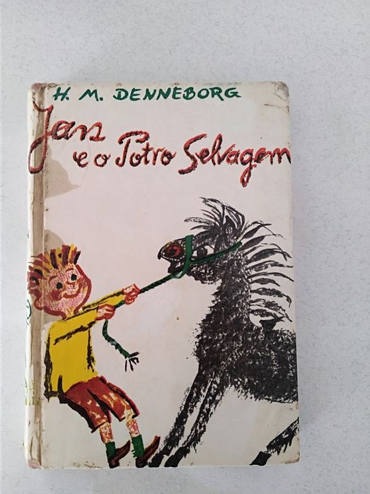 livros de dinausauros e do espaço