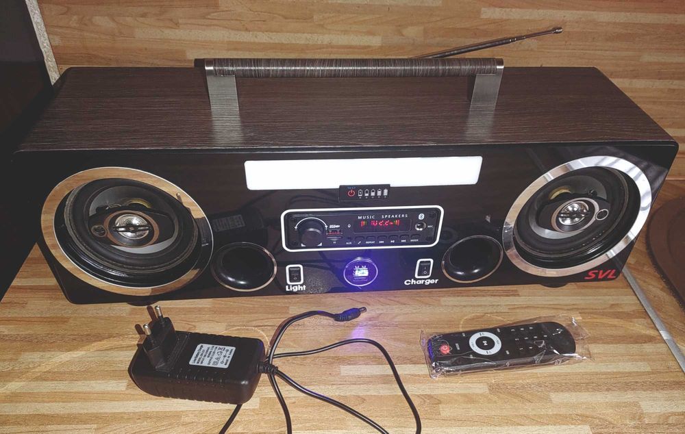 Блютуз колонка, радио, флешка, зарядка, светильник!