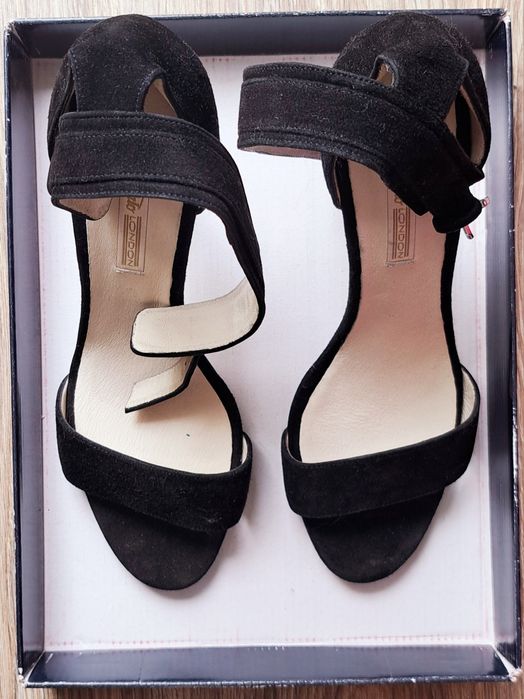 Nowe Szpikli Buffalo London zamszowe r.40