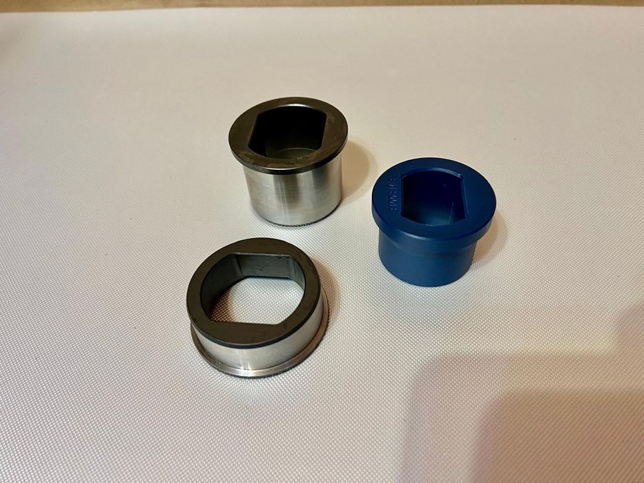 Tuleja obrotowa i ślizgowa do podpory ślimaka