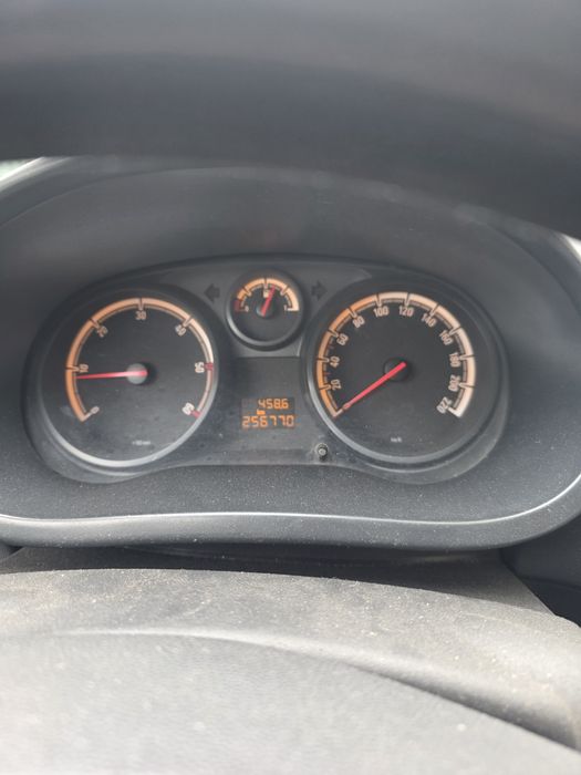 Opel corsa c 1.3 cdti comercial