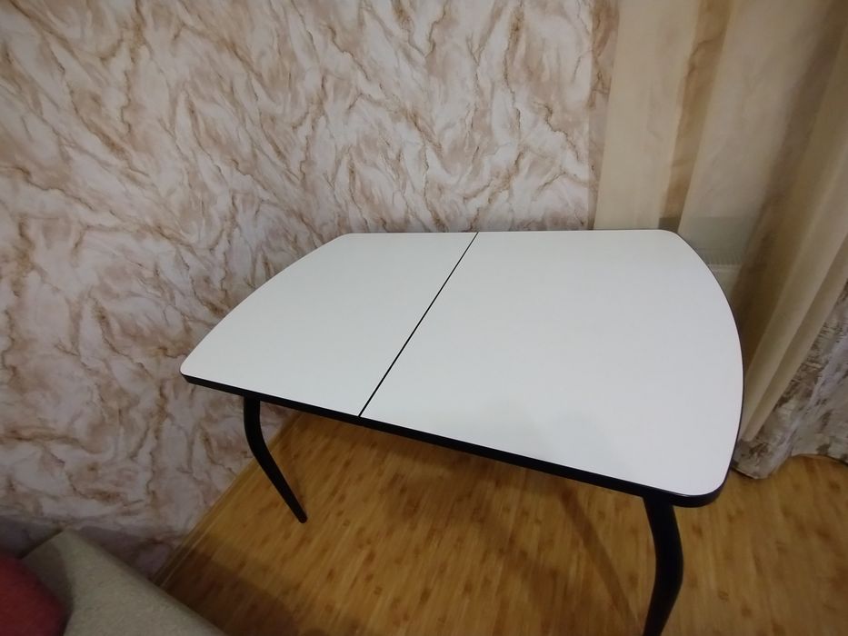 Стіл розкладний новий