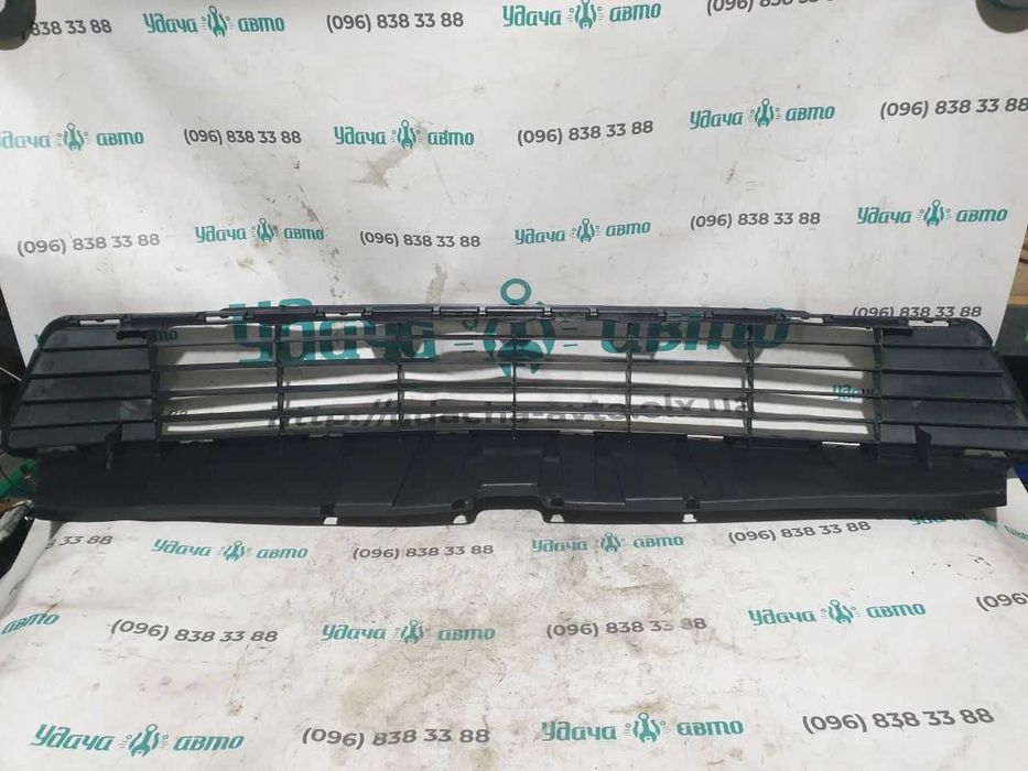 Решетка радиатора Toyota Prius C  12-14 г  5311252370