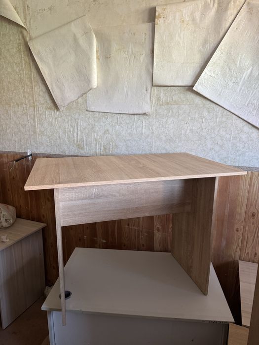 Продам стіл офісний.