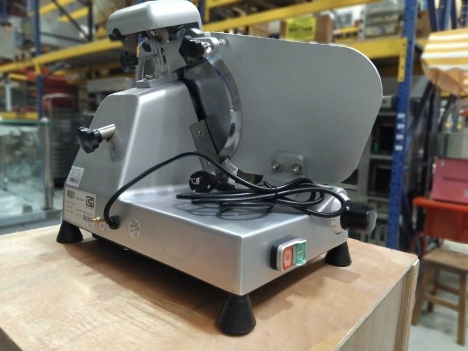 Fiambreira com Lâmina de 250mm - Nova