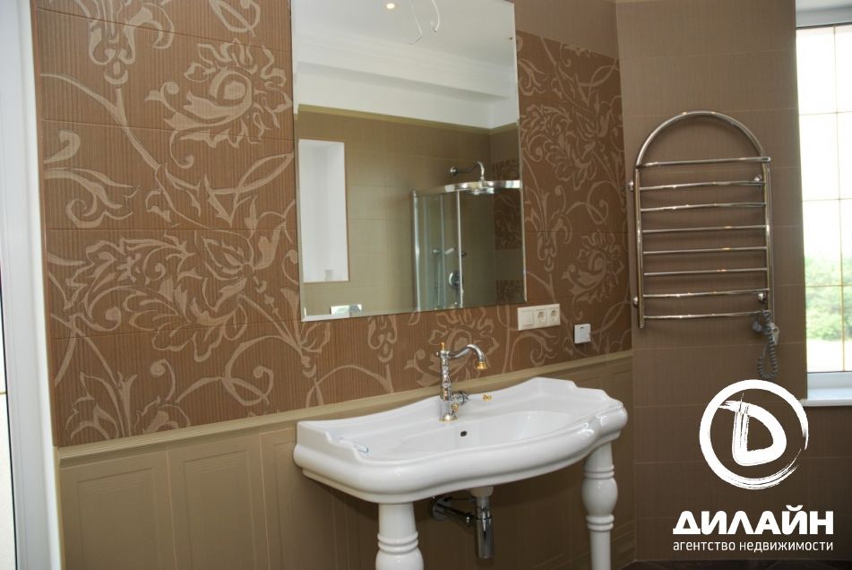 Двухэтажный, 3-х уровневый дом. Бабурка.