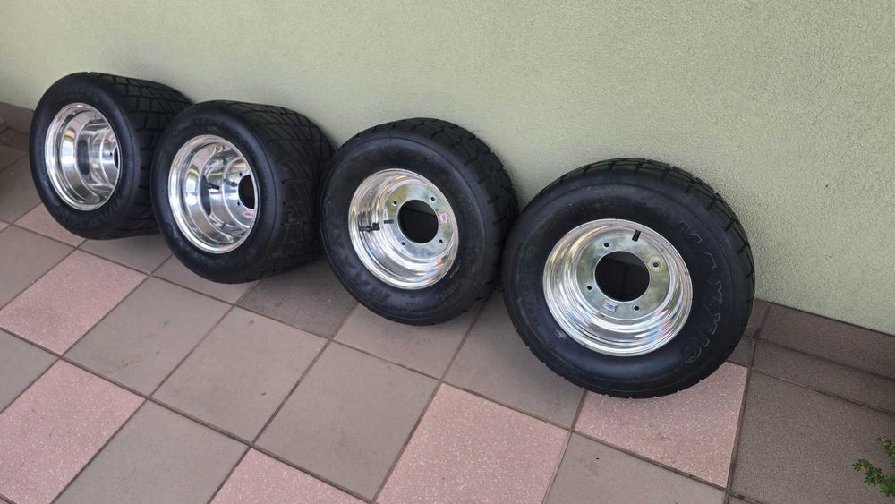 Komplet Felg Z Oponami Drogowymi Do Honda, Suzuki, Kawasaki