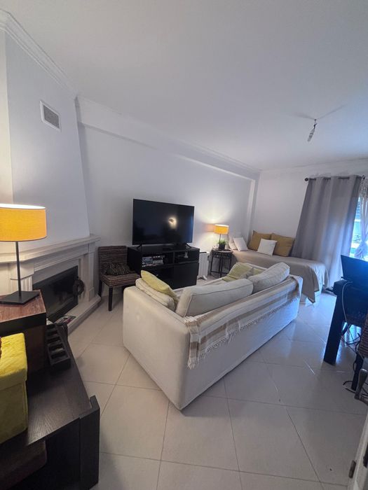 T1 com Parqueamento Algueirao - Mem Martins