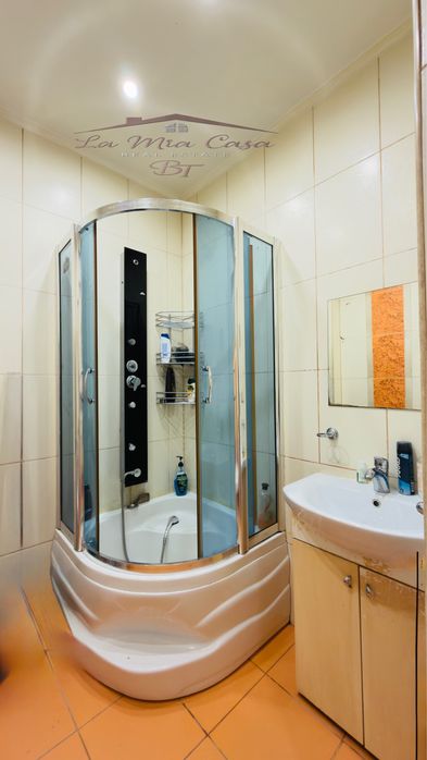 Продаж гарноі 3 кімнатноі квартири новобудова 2017 р