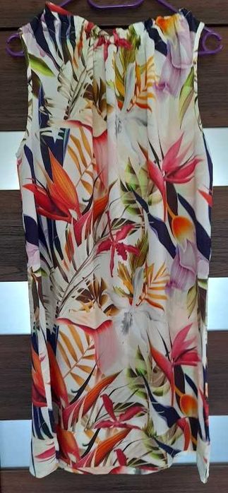 Biała sukienka w kwiatki