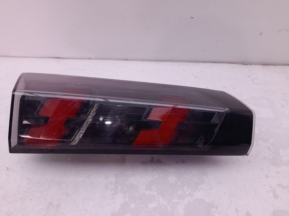 Farolim da mala esquerdo PEUGEOT 2008 II (U_)