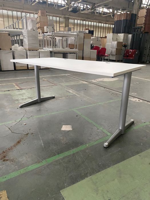 Biurko firmy, Mikomax  160/80 ,metalowy stelaż, uzywane,poleasingowe