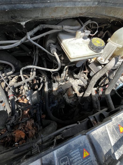 Renault Master 2015 rok pij 2,3 diesel 120 KW uszkodzony. Silnik sprawny