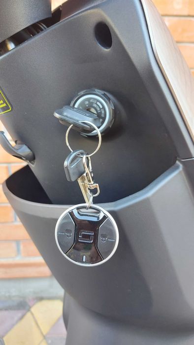 Електроскутер Super Soco CUX