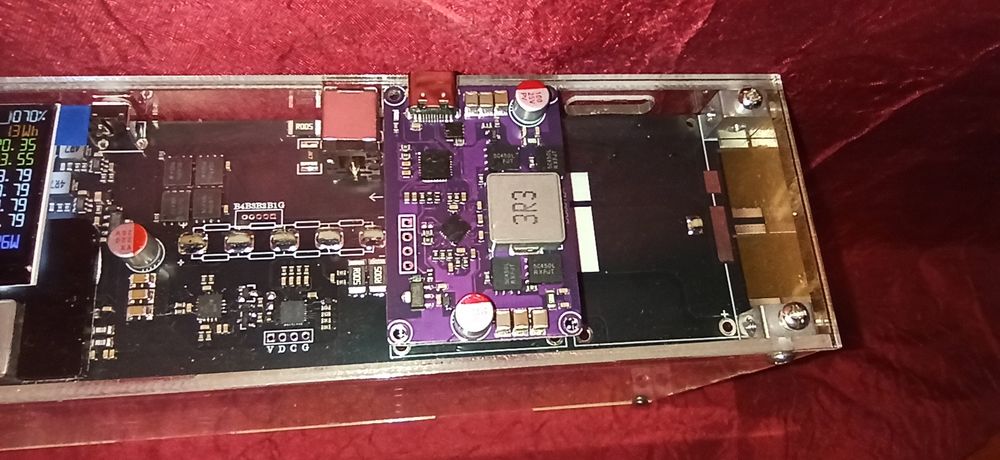 Продам power bank великої ємності на 50 000 мАг