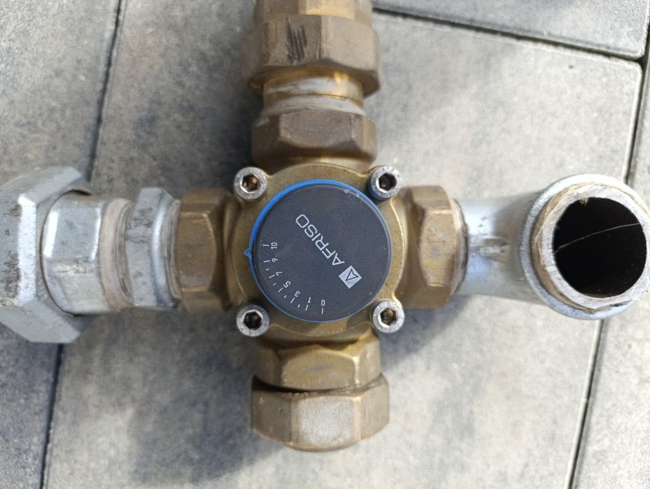 Zawór czterodrogowy